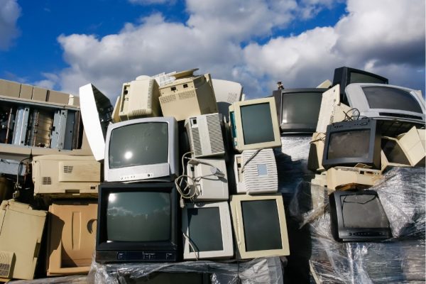 poluare-deseuri-echipamente-electrice-electronice-respo-deee-3